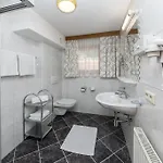 Otel Idhof