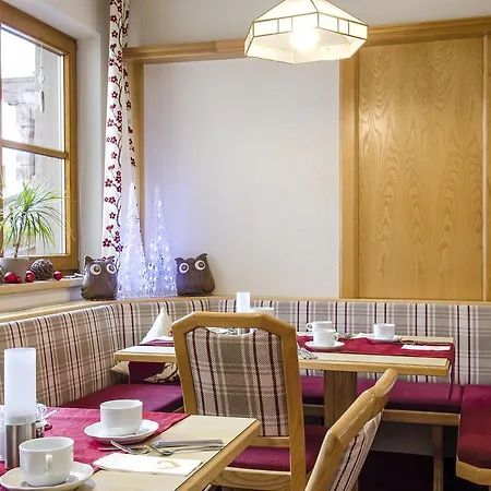 Hotel Idhof 4*