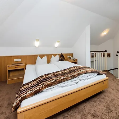 Hotel Idhof 4*