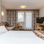 Idhof Hotell